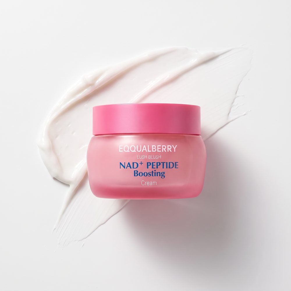 Crema EQQUALBERRY Reafirmante de Cuello y Papada junto a una muestra de su textura
